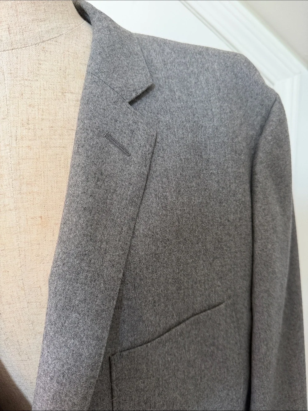 Men's Tailored Gray Two-Button Sport Coat